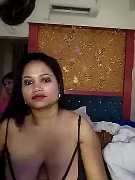 hornysania123 on StripChat