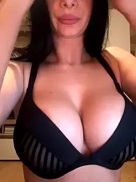 hrnxyygirl on StripChat