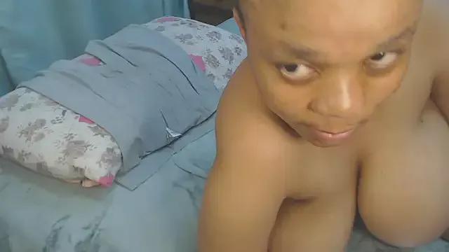 Freechat HugeTitisxx on StripChat