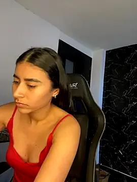 Isabella_Montoya on StripChat