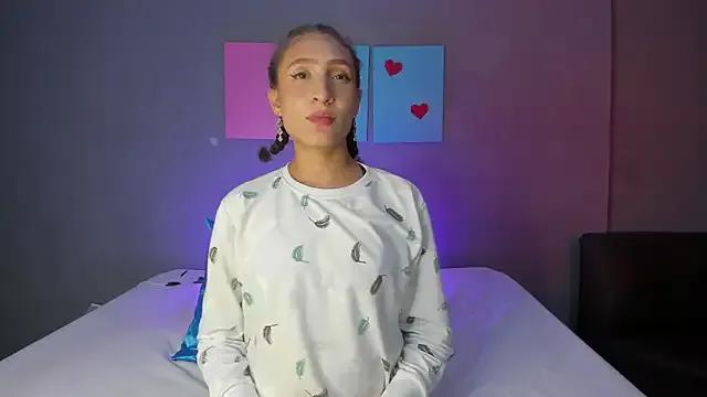 IsabellaSpencer on StripChat