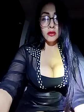 Freechat Isabellitasexi38 on StripChat