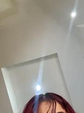 Freechat Ivelleee_ on StripChat