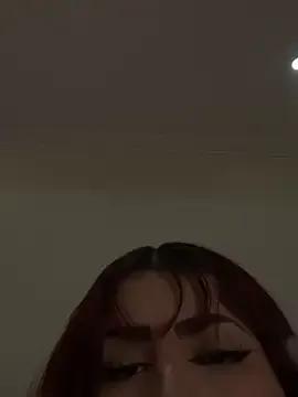 Freechat Ivelleee_ on StripChat