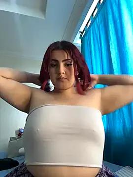 Freechat Ivelleee_ on StripChat