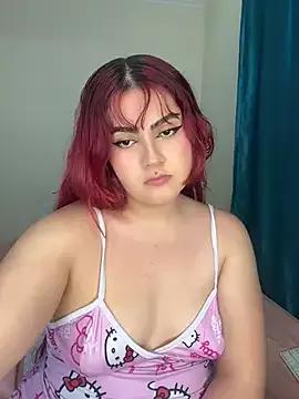 Freechat Ivelleee_ on StripChat