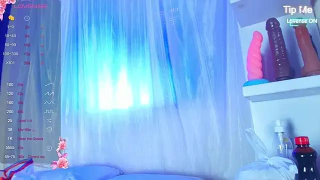 ivonne_diaz1 on StripChat