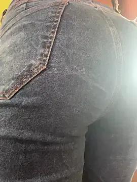 izanmiller2001 on StripChat