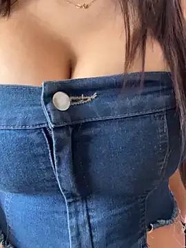 izanmiller2001 on StripChat