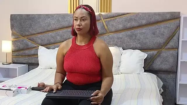 Julia_Gomes on StripChat