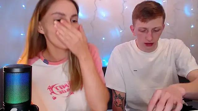 Freechat juliaanddima on StripChat