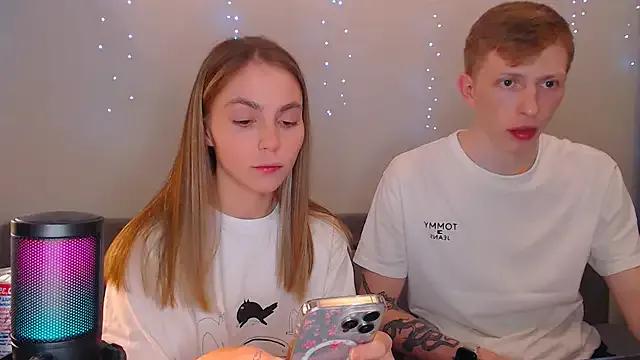 Freechat juliaanddima on StripChat