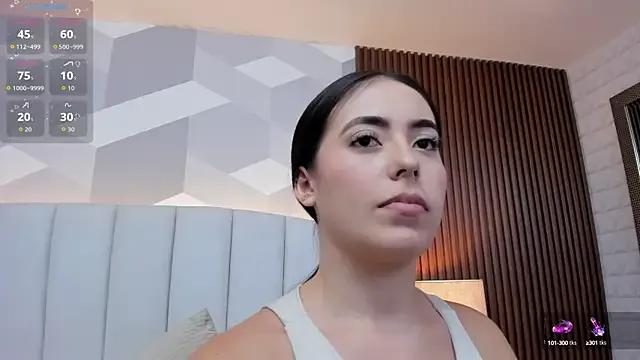 Julietasantos__ on StripChat