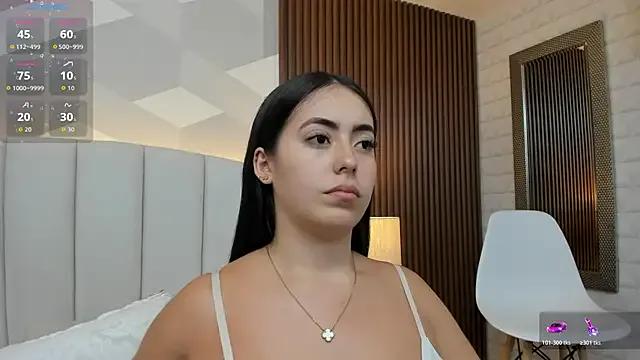 Julietasantos__ on StripChat