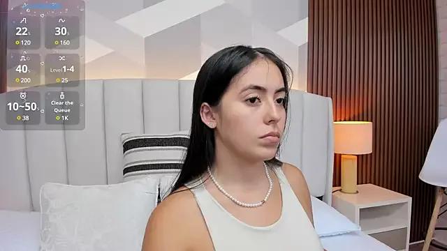 Julietasantos__ on StripChat
