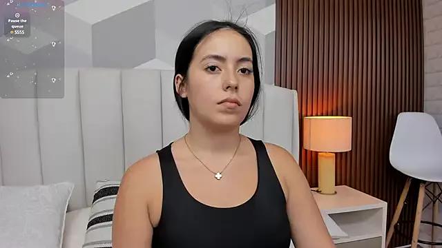 Julietasantos__ on StripChat
