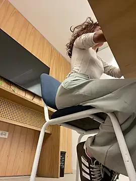 Katee_Jones on StripChat