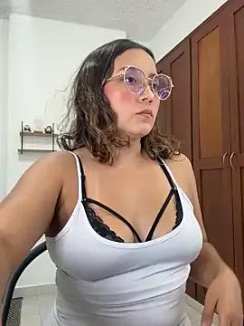 Kay_LustyWife on StripChat