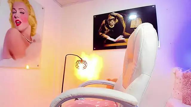 Freechat KimberlySaen on StripChat