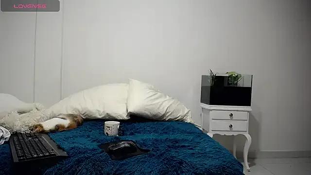 Freechat kimberlyshantal on StripChat