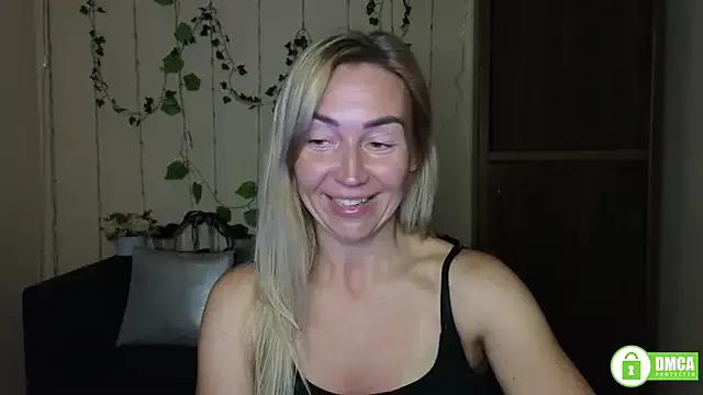 Freechat Kiss_julli88I on StripChat