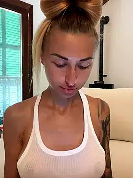 kylie_blck on StripChat