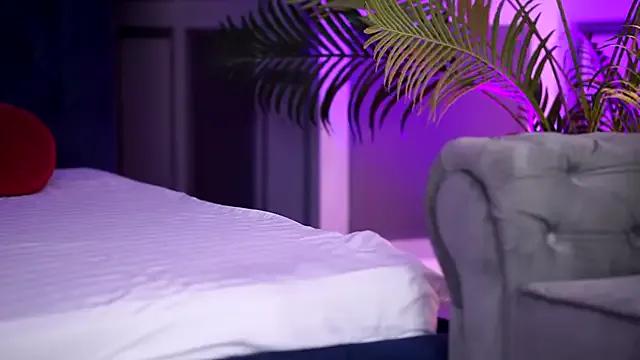 Freechat LalaRoze on StripChat