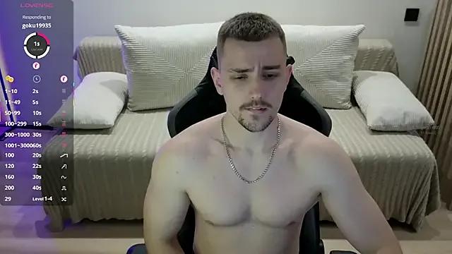 Larstar01 on StripChat