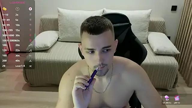 Larstar01 on StripChat