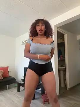 Freechat lauraltt on StripChat