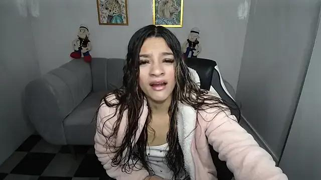 Laurita_b on StripChat