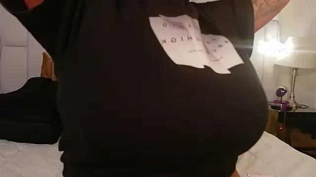 Freechat lia_mariana on StripChat