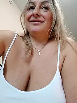 Liana_MilfHot on StripChat