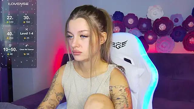 LindaBrilliant on StripChat