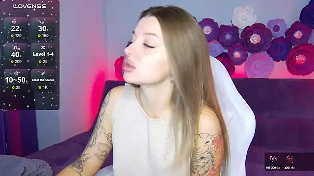 LindaBrilliant on StripChat