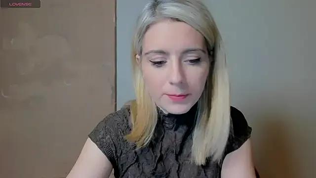 Lisaonthemoon on StripChat