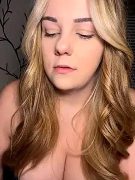 Lisaxtra — show boobs 5 min