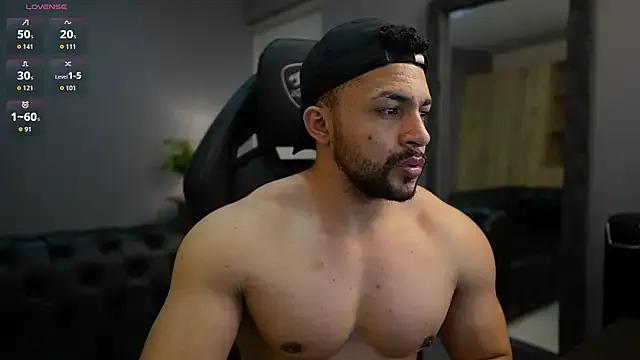 LoganMartinX on StripChat