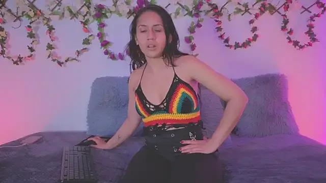 Lolarosesxs on StripChat