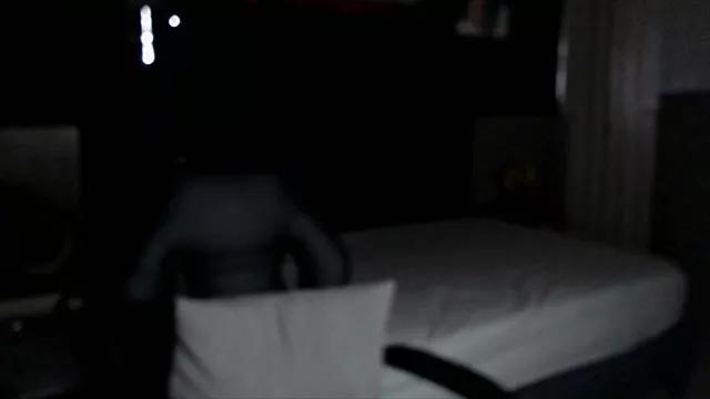 lonely_shewolf on StripChat