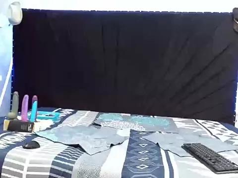 loquitaqueen011 on StripChat