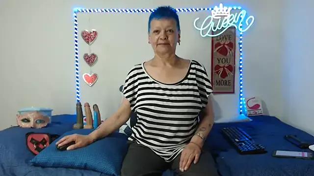 loquitaqueen011 on StripChat