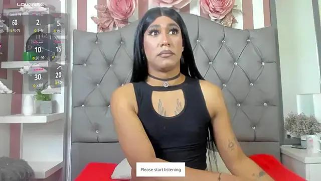 Freechat Lucia-Horny24 on StripChat