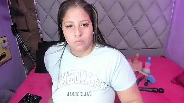 Luisanakoi777_ on StripChat