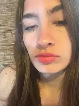 Freechat LuneDeLumiere on StripChat