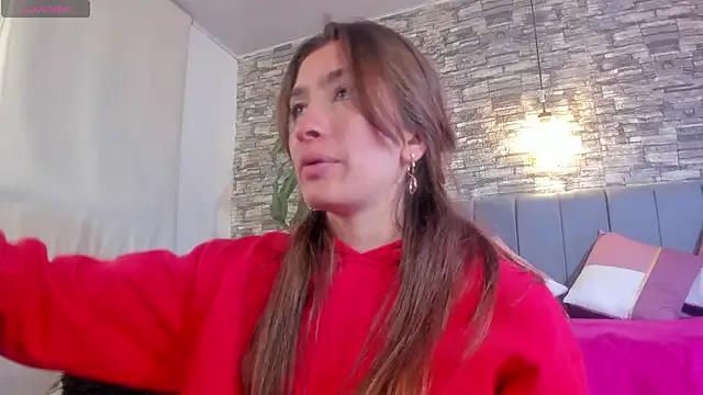 Freechat LuneDeLumiere on StripChat