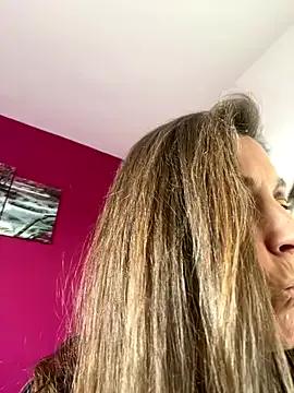 Lwhite1 on StripChat