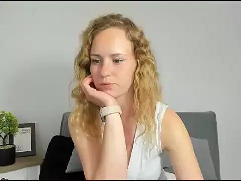 LyraHotty on StripChat