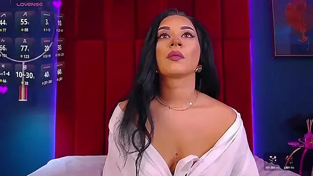 MadyLuxxx on StripChat