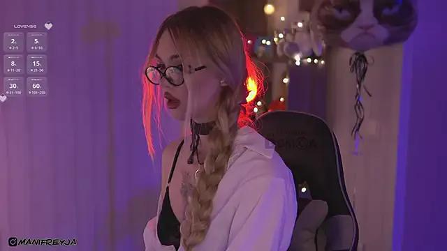 ManiFreyja on StripChat